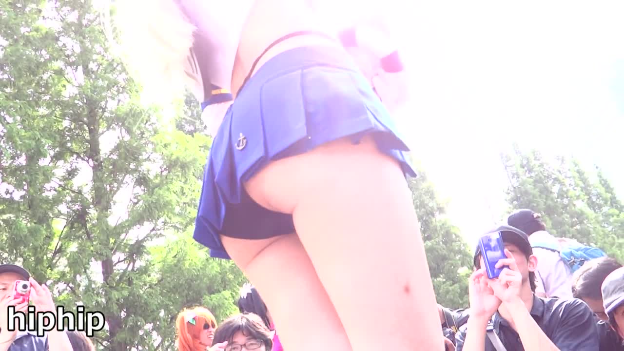 島風ローアン特集！コ〇ケでケツ丸出しでローアングラー達に囲まれる露出レイヤーNO-1 - FC2 Video (Für Erwachsene)