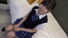あどけない18歳**３年生。びっしょり濡れたマンコに思わず暴発、2連続中出し